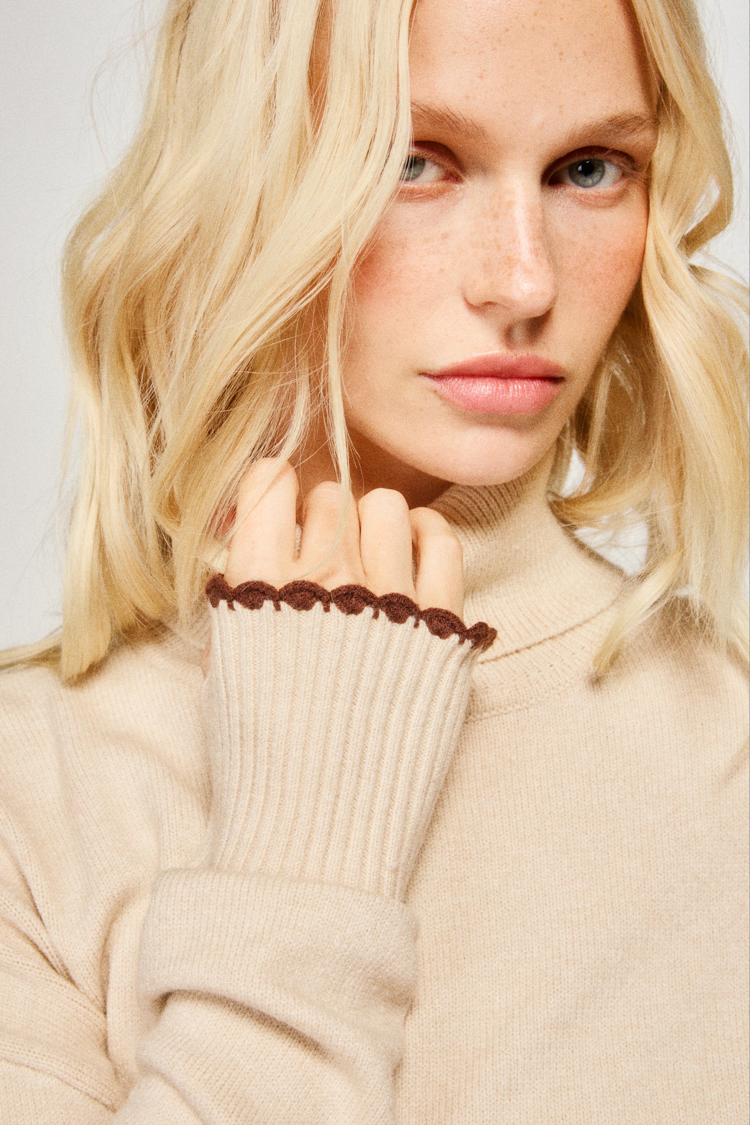 Ellie Turtleneck - Oat - Image 3