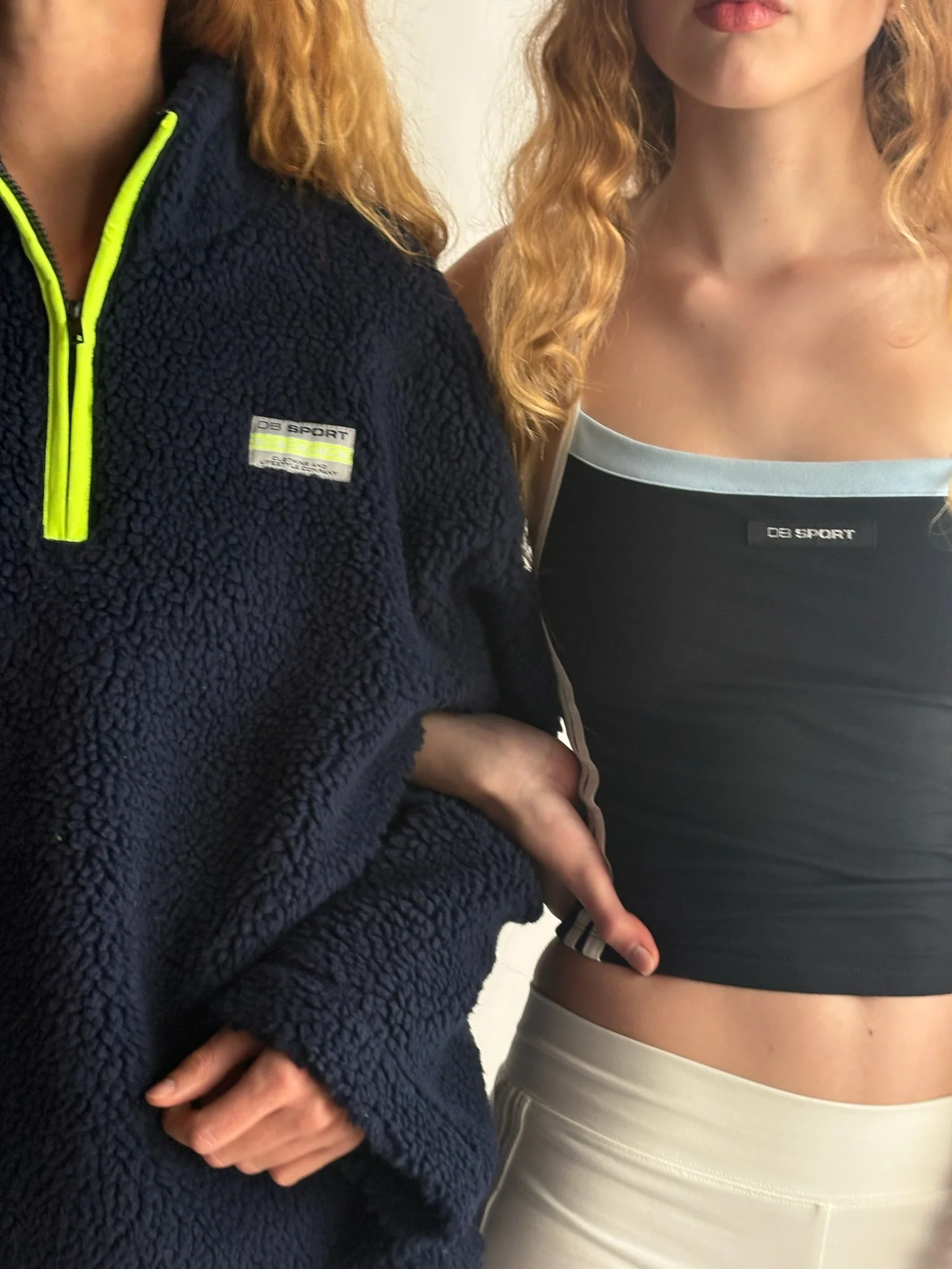 Mountain Fleece - Classic Navy - Image 4